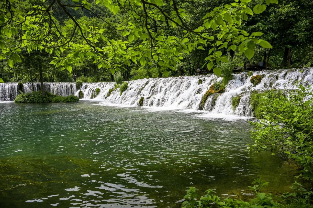 Konoba Slapovi Motel Jajce Ngoại thất bức ảnh
