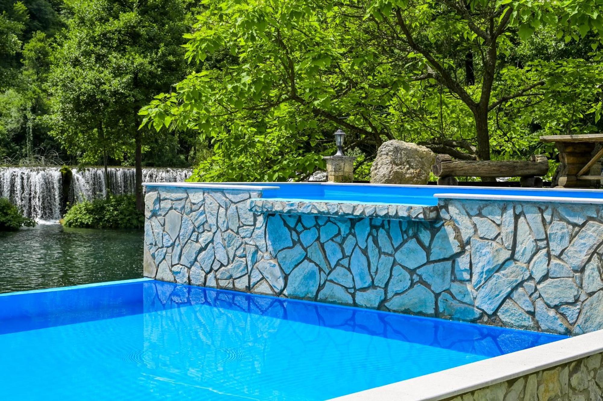 Konoba Slapovi Motel Jajce Ngoại thất bức ảnh