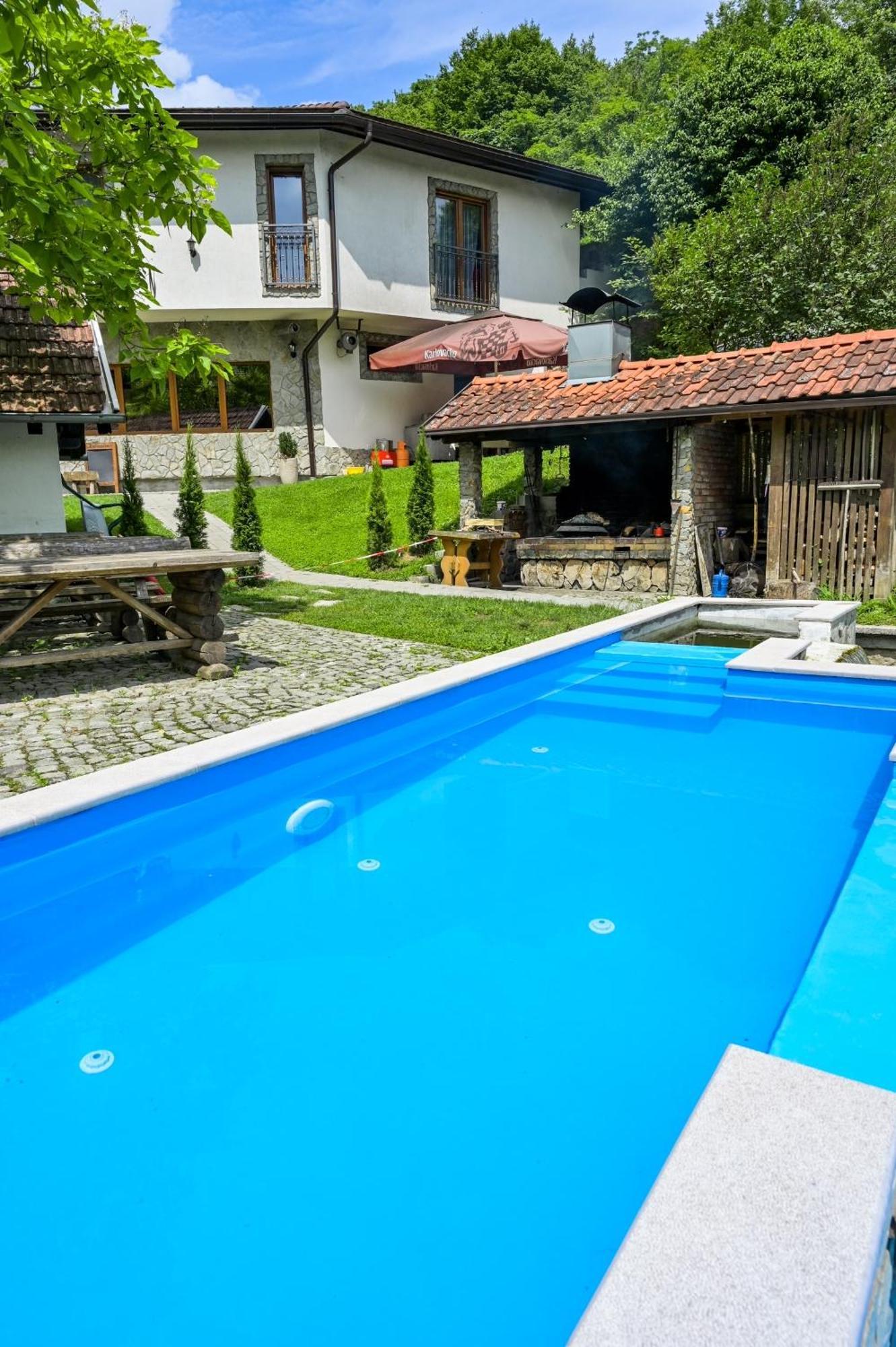 Konoba Slapovi Motel Jajce Ngoại thất bức ảnh
