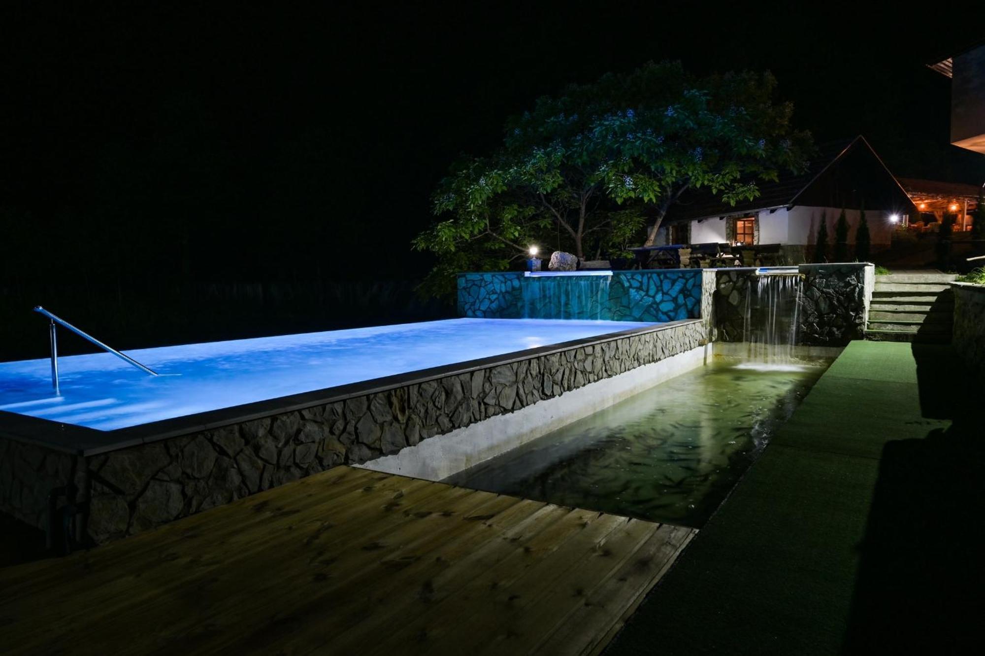 Konoba Slapovi Motel Jajce Ngoại thất bức ảnh